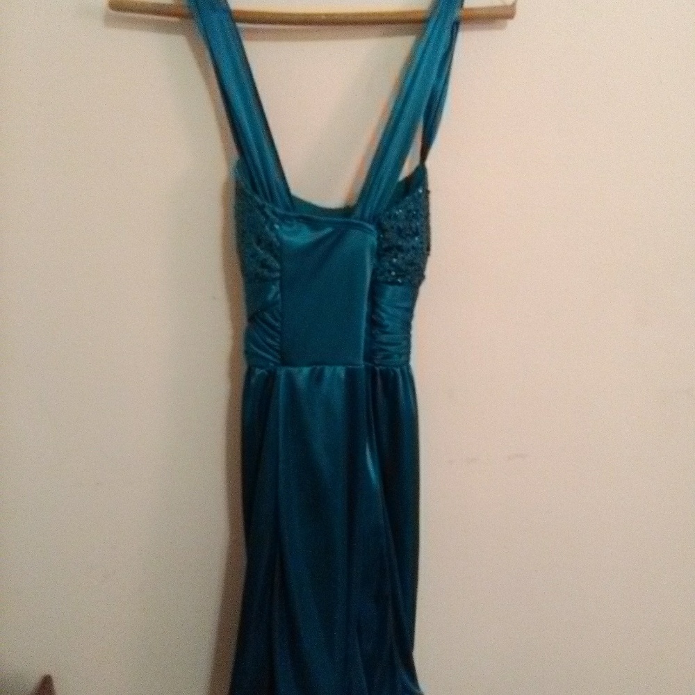 Dress - Picture 3 of 3